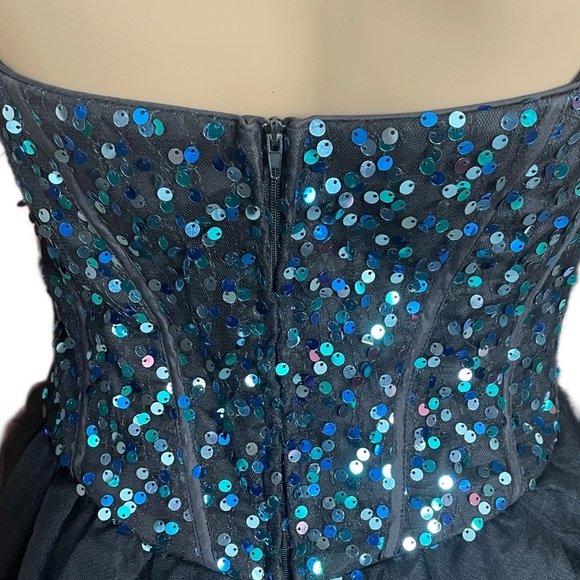 Black Sleeveless Blue Sequins Embellished Fit & Flare Dress Size 9/10 - Picture 12 of 16